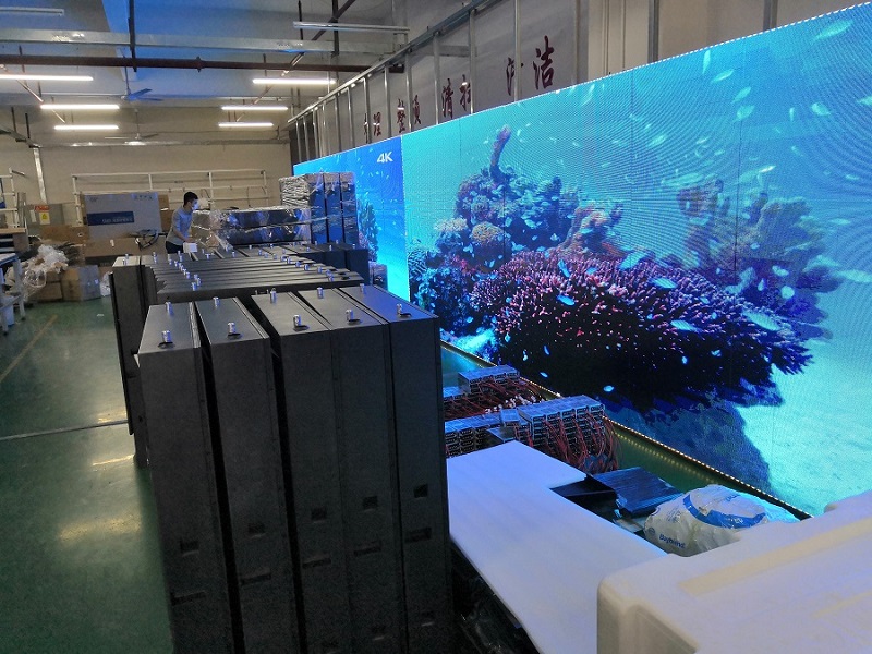 华邦瀛光电LED显示屏进行出厂前测试，即将远赴孟加拉