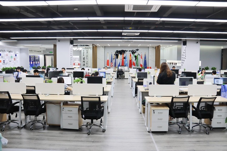 显示行业持续细分化，华邦瀛重点发力COB